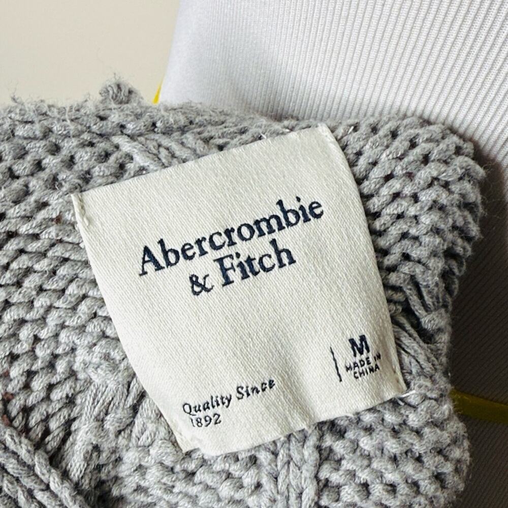 Abercrombie Gray Cable Knit Cropped Cardigan Sweater - Picture 4 of 6